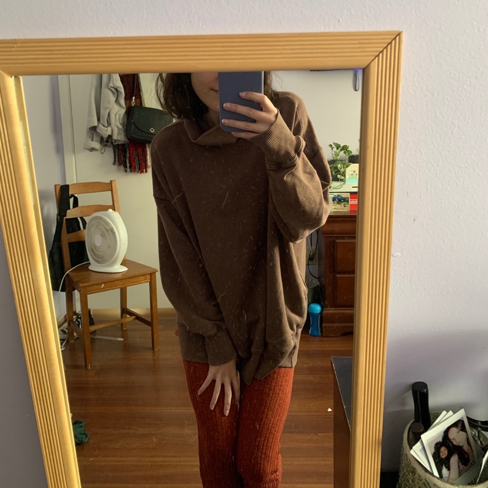 Oversized brown turtleneck